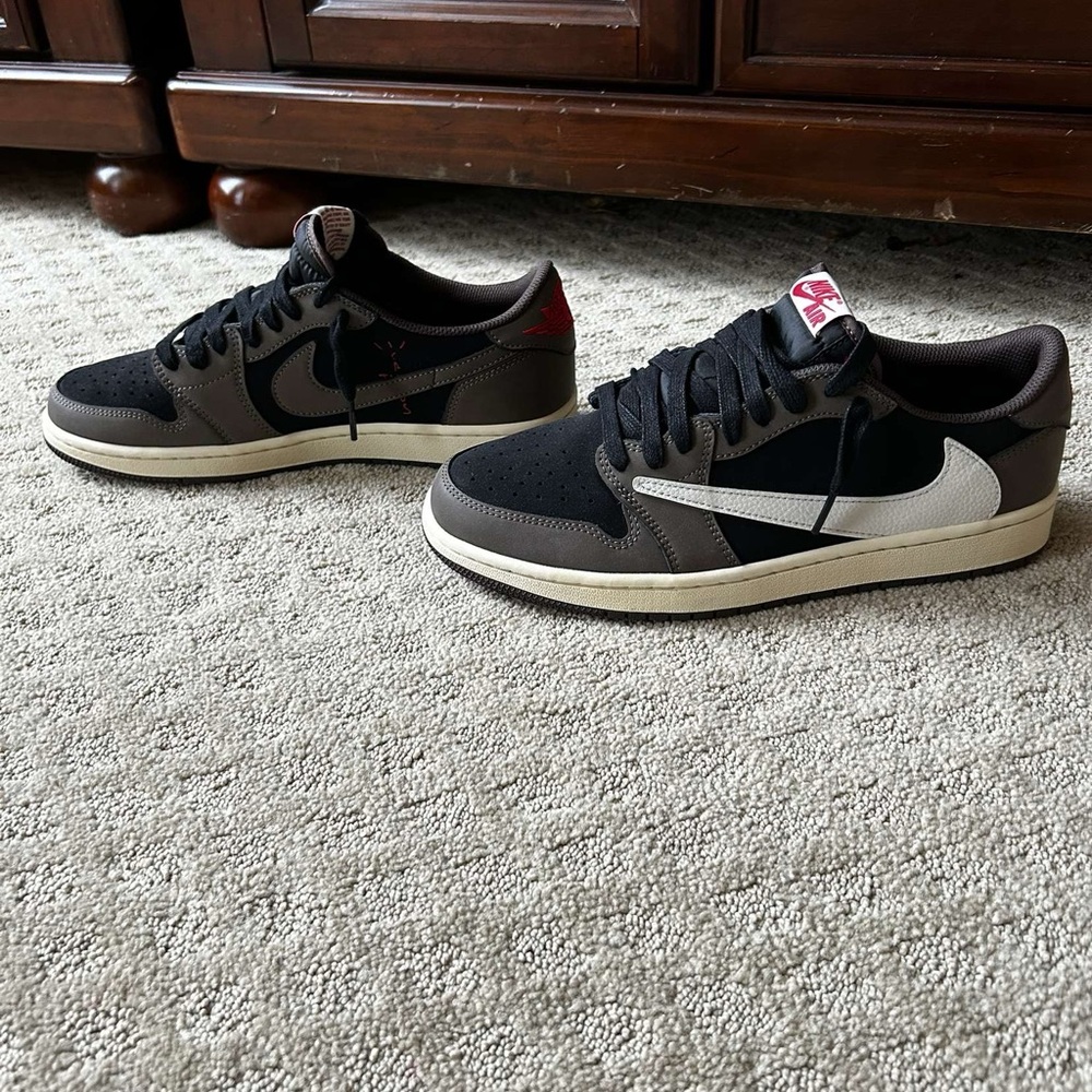 Jordan 1 Retro Low OG SP Travis Scott Mocha  Great condition 100% authentic